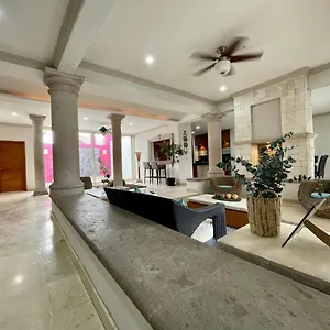 Guerrero 318 Bed & Breakfast